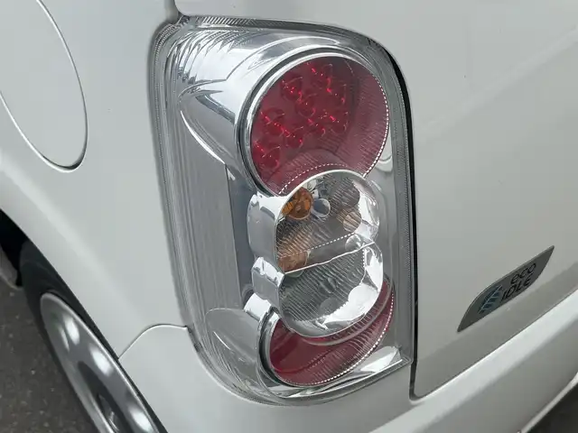 ダイハツ ミラ ココア X 秋田県 2012(平24)年 6.8万km パールホワイトⅢ ４WD/社外ナビ/フルセグ/スマートキー/アイドリングストップ/純正フロアマット/純正ドアバイザー/オートエアコン/パワーステアリング/パワーウィンドウ/レベライザー/盗難防止装置/電動格納ミラー/保証書/取扱説明書/記録簿