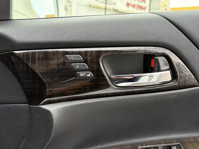 ホンダ アコード ハイブリッド EX 大分県 2015(平27)年 6.2万km ホワイトオーキッドパール ・ナビ(HDD/CD/DVD/BT/USB)/・バックカメラ/・フルセグテレビ/・衝突被害軽減ブレーキ/・レーダークルーズコントロール/・ETC/・パワーシート/・シートヒーター/・レザーシート/・シートメモリー/・スマートキー/・プッシュスタート/・RAYSホイール/・MUGENフロアマット