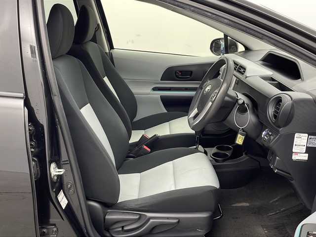 トヨタ アクア S 栃木県 2012(平24)年 10.7万km ブラックマイカ 禁煙車/純正ナビ/（BT/ワンセグ/AM/FM)/ETC/ステアリングスイッチ/オートライト/電動格納ミラー/純正フロアマット/プッシュスタート/スマートキー