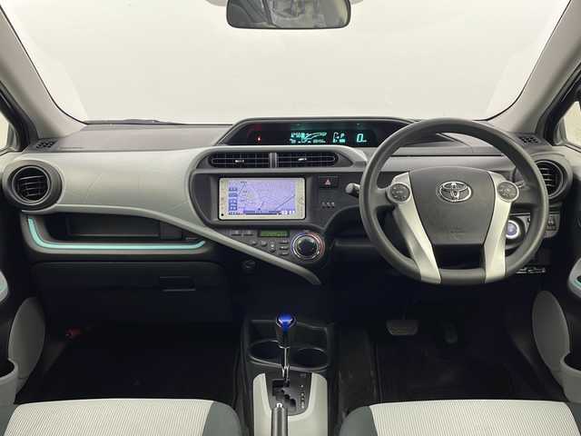 トヨタ アクア S 栃木県 2012(平24)年 10.7万km ブラックマイカ 禁煙車/純正ナビ/（BT/ワンセグ/AM/FM)/ETC/ステアリングスイッチ/オートライト/電動格納ミラー/純正フロアマット/プッシュスタート/スマートキー