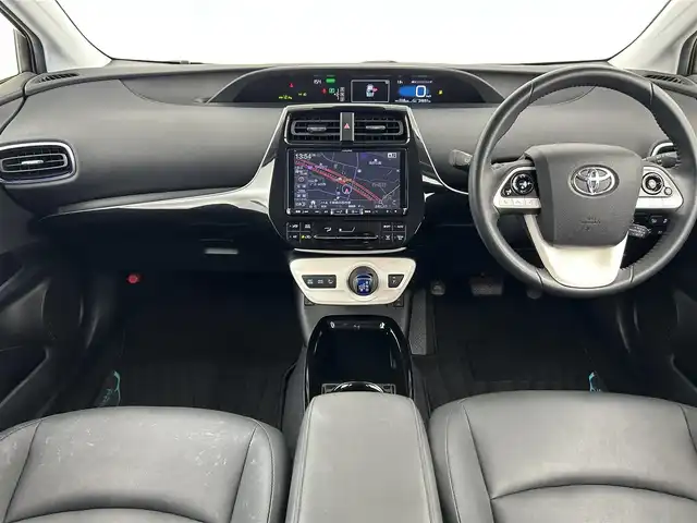 トヨタ プリウス A ツーリングセレクション 千葉県 2016(平28)年 2.5万km エモーショナルレッド 禁煙車/トヨタセーフティセンス/・レーンディパーチャーアラート/・レーンキープアシスト/・ヘッドアップディスプレイ/・ブラインドスポットモニター/・プリクラッシュセーフティ/・プリクラッシュセーフティブレーキ/・レーダークルーズコントロール/・クリアランスソナー/ビックX９インチアルパインメモリナビ/・型番：X9V/・CD/DVD/Bluetooth/フルセグTV/・バックカメラ/・ビルトインETC/革巻きステアリング/・ステアリングスイッチ/レザーシート/・DNシートヒーター/純正フロアマット/純正１７インチAW/オートライト/・LEDヘッドライト/・LEDフォグランプ