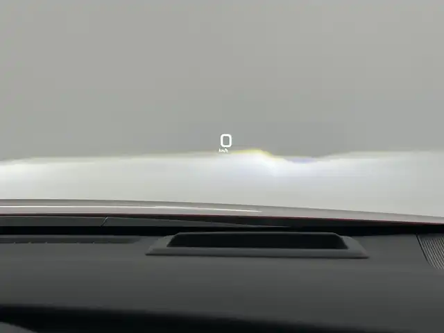 トヨタ プリウス A ツーリングセレクション 千葉県 2016(平28)年 2.5万km エモーショナルレッド 禁煙車/トヨタセーフティセンス/・レーンディパーチャーアラート/・レーンキープアシスト/・ヘッドアップディスプレイ/・ブラインドスポットモニター/・プリクラッシュセーフティ/・プリクラッシュセーフティブレーキ/・レーダークルーズコントロール/・クリアランスソナー/ビックX９インチアルパインメモリナビ/・型番：X9V/・CD/DVD/Bluetooth/フルセグTV/・バックカメラ/・ビルトインETC/革巻きステアリング/・ステアリングスイッチ/レザーシート/・DNシートヒーター/純正フロアマット/純正１７インチAW/オートライト/・LEDヘッドライト/・LEDフォグランプ