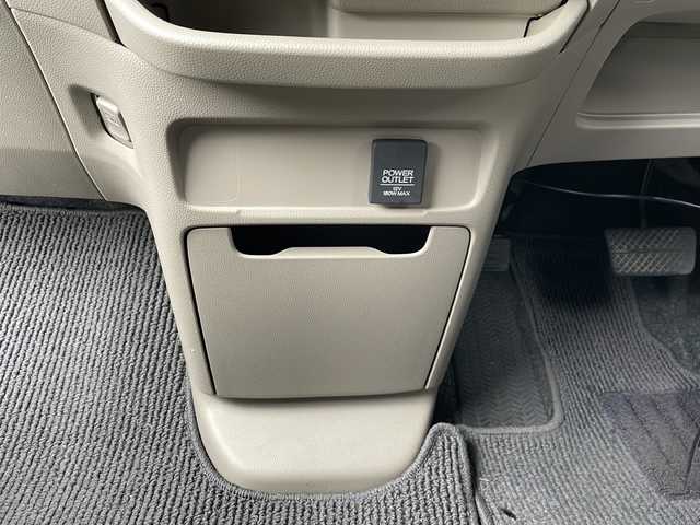 ホンダ Ｎ ＷＧＮ G Aパッケージ 大阪府 2015(平27)年 3.5万km カトラリーシルバーM 社外オーディオ(DEH-5500)/・AM/FM/CD/ETC/前後ドライブレコーダー/アイドリングストップ/横滑り防止装置/盗難防止装置/キセノンヘッドライト/オートライト/オートエアコン/プッシュスタートボタン/スマートキー×2/12V充電器/純正フロアマット/ドアバイザー/保証書/スペアキー