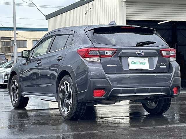 スバル ＸＶ ハイブリッド アドバンス 道北・旭川 2022(令4)年 2.1万km マグネタイトグレーメタリック ・４WD/・寒冷地仕様/・ワンオーナー/・純正ナビ/CD/DVD/フルセグ/BT/SD/USB/・レザーシート/・前席シートヒーター/・前席パワーシート////アイサイト////・プリクラッシュブレーキ/・前後誤発進抑制機能/・車線逸脱防止機能/・レーダークルーズコントロール/・ふらつき警報/・先行車発進おしらせ機能/・RAB/・SRH/・BSM/・革巻ステアリング/・パドルシフト/・ドライブレコーダー/・LEDヘッドライト/・LEDフォグ/・ワイパーデアイサー/・純正フロアマット/・保証書/・取説/・純正アルミ冬タイヤ積込