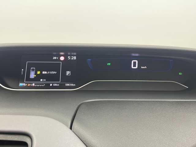 日産 セレナ e－パワー ハイウェイスター V 大阪府 2020(令2)年 6万km ダイヤモンドブラック 純正１０インチSDナビ/・TV/・CD/・DVD/・BT/アラウンドビューカメラ/純正フリップダウンモニター/純正ドライブレコーダー/純正2.0ETC/純正１６インチAW/純正LEDヘッドライト/プロパイロット/パーキングアシスト/衝突軽減ブレーキ/アクティブクルーズコントロール/クリアランスソナー/レーンキープアシスト/両側パワースライドドア/スマートキー×２/禁煙車