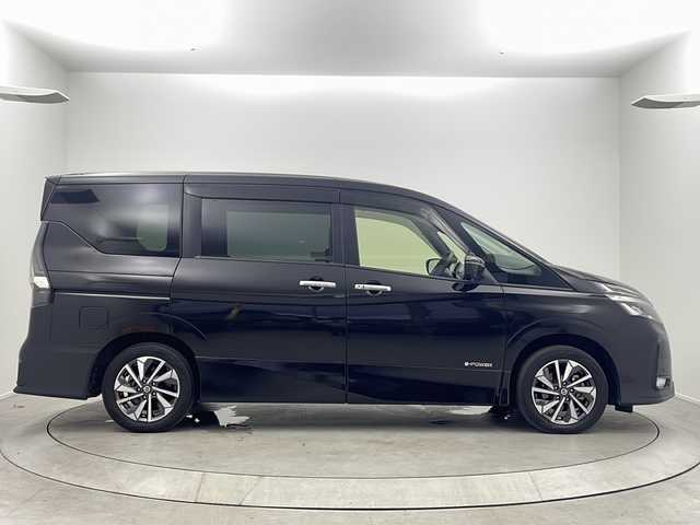 日産 セレナ e－パワー ハイウェイスター V 大阪府 2020(令2)年 6万km ダイヤモンドブラック 純正１０インチSDナビ/・TV/・CD/・DVD/・BT/アラウンドビューカメラ/純正フリップダウンモニター/純正ドライブレコーダー/純正2.0ETC/純正１６インチAW/純正LEDヘッドライト/プロパイロット/パーキングアシスト/衝突軽減ブレーキ/アクティブクルーズコントロール/クリアランスソナー/レーンキープアシスト/両側パワースライドドア/スマートキー×２/禁煙車