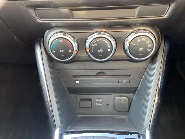 マツダ デミオ 13S 福島県 2015(平27)年 6.7万km ダイナミックブルーマイカ  ワ ン オ ー ナ ー/ 4     W     D/ 純 正 ナ ビ・フ ル セ グ T V/ E     T     C/ ス マ ー ト キ ー/ 衝 突 被 害 軽 減 ブ レ ー キ/ ア イ ド リ ン グ ス ト ッ プ/ 新 車 保 証 書/ 取 扱 説 明 書