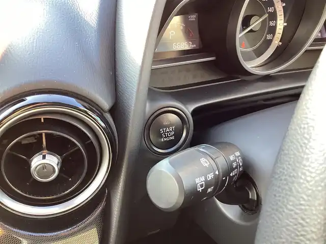 マツダ デミオ 13S 福島県 2015(平27)年 6.7万km ダイナミックブルーマイカ  ワ ン オ ー ナ ー/ 4     W     D/ 純 正 ナ ビ・フ ル セ グ T V/ E     T     C/ ス マ ー ト キ ー/ 衝 突 被 害 軽 減 ブ レ ー キ/ ア イ ド リ ン グ ス ト ッ プ/ 新 車 保 証 書/ 取 扱 説 明 書