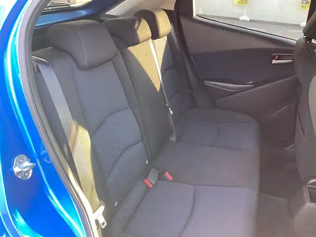 マツダ デミオ 13S 福島県 2015(平27)年 6.7万km ダイナミックブルーマイカ  ワ ン オ ー ナ ー/ 4     W     D/ 純 正 ナ ビ・フ ル セ グ T V/ E     T     C/ ス マ ー ト キ ー/ 衝 突 被 害 軽 減 ブ レ ー キ/ ア イ ド リ ン グ ス ト ッ プ/ 新 車 保 証 書/ 取 扱 説 明 書