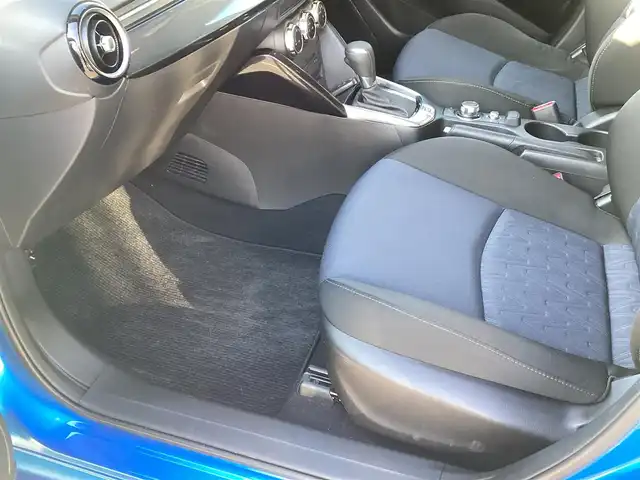 マツダ デミオ 13S 福島県 2015(平27)年 6.7万km ダイナミックブルーマイカ  ワ ン オ ー ナ ー/ 4     W     D/ 純 正 ナ ビ・フ ル セ グ T V/ E     T     C/ ス マ ー ト キ ー/ 衝 突 被 害 軽 減 ブ レ ー キ/ ア イ ド リ ン グ ス ト ッ プ/ 新 車 保 証 書/ 取 扱 説 明 書