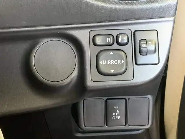 トヨタ アクア S 福井県 2013(平25)年 9.6万km グレーメタリック (株)IDOMが運営する【じしゃロン福井店】の自社ローン専用車両になりますこちらは現金またはオートローンご利用時の価格です。自社ローンご希望の方は別途その旨お申付け下さい/社外メモリーナビ/フルセグTV/CD・DVD/キーレス/バックカメラ/ETC