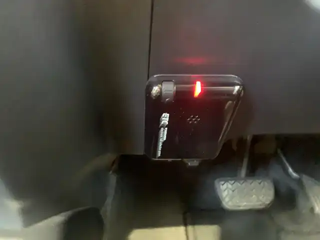 トヨタ アクア S 福井県 2013(平25)年 9.6万km グレーメタリック (株)IDOMが運営する【じしゃロン福井店】の自社ローン専用車両になりますこちらは現金またはオートローンご利用時の価格です。自社ローンご希望の方は別途その旨お申付け下さい/社外メモリーナビ/フルセグTV/CD・DVD/キーレス/バックカメラ/ETC