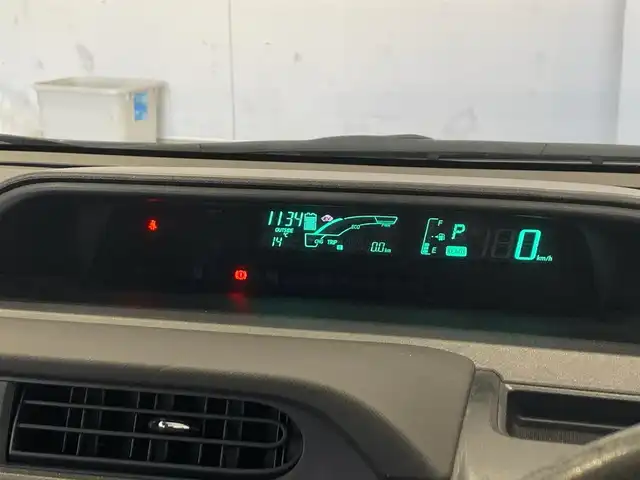 トヨタ アクア S 福井県 2013(平25)年 9.6万km グレーメタリック (株)IDOMが運営する【じしゃロン福井店】の自社ローン専用車両になりますこちらは現金またはオートローンご利用時の価格です。自社ローンご希望の方は別途その旨お申付け下さい/社外メモリーナビ/フルセグTV/CD・DVD/キーレス/バックカメラ/ETC