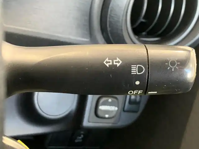 トヨタ アクア S 福井県 2013(平25)年 9.6万km グレーメタリック (株)IDOMが運営する【じしゃロン福井店】の自社ローン専用車両になりますこちらは現金またはオートローンご利用時の価格です。自社ローンご希望の方は別途その旨お申付け下さい/社外メモリーナビ/フルセグTV/CD・DVD/キーレス/バックカメラ/ETC