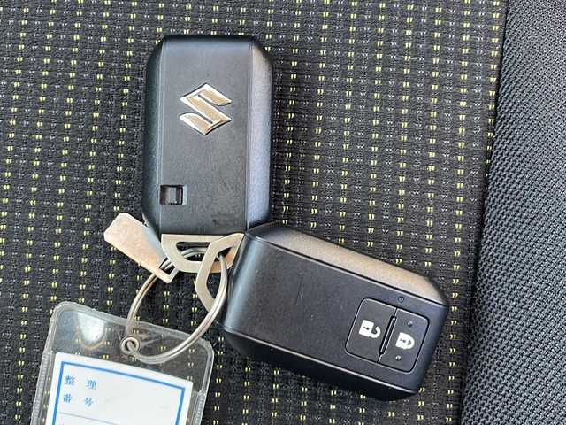 スズキ ジムニー XC 静岡県 2020(令2)年 1.1万km シフォンアイボリーM /社外ナビ/地デジTV//社外CD/DVD/Bluetooth//バックカメラ//レーダーセーフティサポート//レーンキープアシスト//純正16インチAW//クルーズコントロール//LEDヘッドライト//ETC//スマートキー//スペアキー