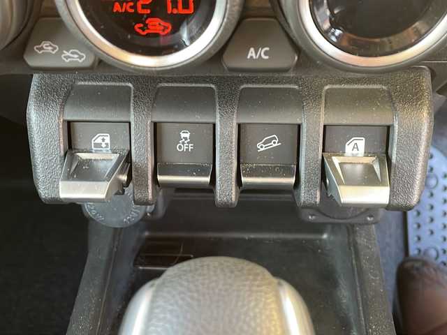 スズキ ジムニー XC 静岡県 2020(令2)年 1.1万km シフォンアイボリーM /社外ナビ/地デジTV//社外CD/DVD/Bluetooth//バックカメラ//レーダーセーフティサポート//レーンキープアシスト//純正16インチAW//クルーズコントロール//LEDヘッドライト//ETC//スマートキー//スペアキー