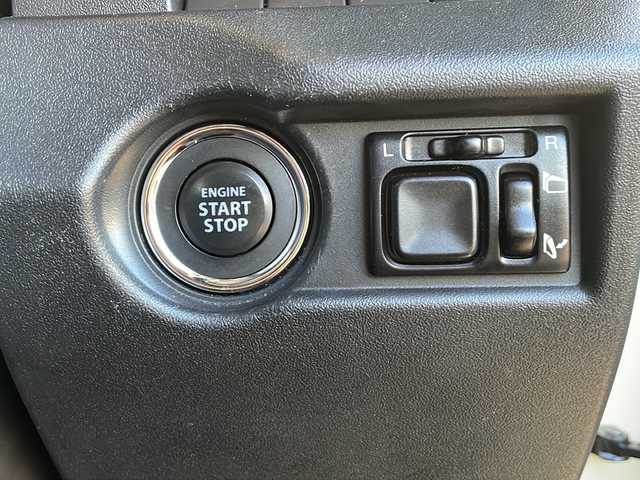 スズキ ジムニー XC 静岡県 2020(令2)年 1.1万km シフォンアイボリーM /社外ナビ/地デジTV//社外CD/DVD/Bluetooth//バックカメラ//レーダーセーフティサポート//レーンキープアシスト//純正16インチAW//クルーズコントロール//LEDヘッドライト//ETC//スマートキー//スペアキー