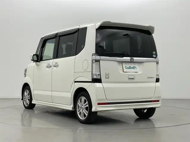 ホンダ Ｎ ＢＯＸ カスタム G Lパッケージ 熊本県 2012(平24)年 7.9万km プレミアムホワイトパール 禁煙車/社外SDナビAVN-G01/CD/DVD再生/フルセグ/USB入力端子/片側パワースライドドア/社外前方ドライブレコーダー/ETC/アイドリングストップ/横滑り防止/オートライト/LEDヘッドライト/フォグライト/純正アルミホイール/純正フロアマット/スマートキー/プッシュスタート/スペアキー1本/取扱説明書/保証書