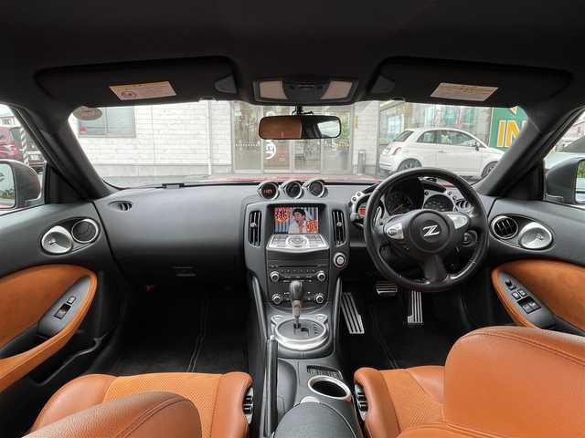 日産 フェアレディ Ｚ バージョンT 埼玉県 2010(平22)年 7.2万km バイブラントレッド 純正ナビ/BOSEサウンド/フルセグ・CD・DVD・BT/Bカメラ/TRC/コーナーセンサー/イモビライザー/パワーシート(D/N席)/シートヒーター(D/N席)/ETC/HIDヘッドライト/スマートキー2本/保証書/取扱説明書　