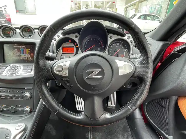 日産 フェアレディ Ｚ バージョンT 埼玉県 2010(平22)年 7.2万km バイブラントレッド 純正ナビ/BOSEサウンド/フルセグ・CD・DVD・BT/Bカメラ/TRC/コーナーセンサー/イモビライザー/パワーシート(D/N席)/シートヒーター(D/N席)/ETC/HIDヘッドライト/スマートキー2本/保証書/取扱説明書　
