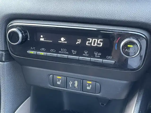 トヨタ ヤリス Z 佐賀県 2022(令4)年 4.6万km ホワイトパールクリスタルシャイン /ワンオーナー//純正ディスプレーオーディオ//USB/Bluetooth//AppleCarPlay//バックカメラ//ETC//前後ドライブレコーダー//シートヒーター//スマートキー//アジャスタブルデッキボード//買物アシストシート//シートバックポケット//シートアンダートレイ//LEDヘッドライト//トヨタセーフティーセンス(衝突回避支援パッケージ)/　プリクラッシュセーフティ/　レーントレーシングアシスト/　レーダークルーズコントロール/　オートマチックハイビーム/　ロードサインアシスト/　セカンダリーコリジョンブレーキ/　先行車発進告知機能/　インテリジェントクリアランスソナー/　ブラインドスポットモニター/　リアクロストラフィックアラート/　パーキングサポートブレーキ//ヒーター付きドアミラー//保証書//取扱説明書