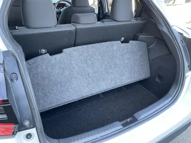 トヨタ ヤリス Z 佐賀県 2022(令4)年 4.6万km ホワイトパールクリスタルシャイン /ワンオーナー//純正ディスプレーオーディオ//USB/Bluetooth//AppleCarPlay//バックカメラ//ETC//前後ドライブレコーダー//シートヒーター//スマートキー//アジャスタブルデッキボード//買物アシストシート//シートバックポケット//シートアンダートレイ//LEDヘッドライト//トヨタセーフティーセンス(衝突回避支援パッケージ)/　プリクラッシュセーフティ/　レーントレーシングアシスト/　レーダークルーズコントロール/　オートマチックハイビーム/　ロードサインアシスト/　セカンダリーコリジョンブレーキ/　先行車発進告知機能/　インテリジェントクリアランスソナー/　ブラインドスポットモニター/　リアクロストラフィックアラート/　パーキングサポートブレーキ//ヒーター付きドアミラー//保証書//取扱説明書