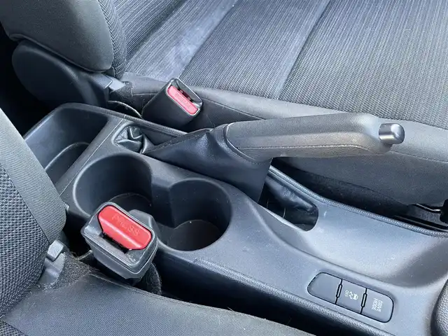 トヨタ ヤリス Z 佐賀県 2022(令4)年 4.6万km ホワイトパールクリスタルシャイン /ワンオーナー//純正ディスプレーオーディオ//USB/Bluetooth//AppleCarPlay//バックカメラ//ETC//前後ドライブレコーダー//シートヒーター//スマートキー//アジャスタブルデッキボード//買物アシストシート//シートバックポケット//シートアンダートレイ//LEDヘッドライト//トヨタセーフティーセンス(衝突回避支援パッケージ)/　プリクラッシュセーフティ/　レーントレーシングアシスト/　レーダークルーズコントロール/　オートマチックハイビーム/　ロードサインアシスト/　セカンダリーコリジョンブレーキ/　先行車発進告知機能/　インテリジェントクリアランスソナー/　ブラインドスポットモニター/　リアクロストラフィックアラート/　パーキングサポートブレーキ//ヒーター付きドアミラー//保証書//取扱説明書