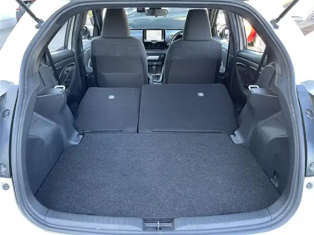 トヨタ ヤリス Z 佐賀県 2022(令4)年 4.6万km ホワイトパールクリスタルシャイン /ワンオーナー//純正ディスプレーオーディオ//USB/Bluetooth//AppleCarPlay//バックカメラ//ETC//前後ドライブレコーダー//シートヒーター//スマートキー//アジャスタブルデッキボード//買物アシストシート//シートバックポケット//シートアンダートレイ//LEDヘッドライト//トヨタセーフティーセンス(衝突回避支援パッケージ)/　プリクラッシュセーフティ/　レーントレーシングアシスト/　レーダークルーズコントロール/　オートマチックハイビーム/　ロードサインアシスト/　セカンダリーコリジョンブレーキ/　先行車発進告知機能/　インテリジェントクリアランスソナー/　ブラインドスポットモニター/　リアクロストラフィックアラート/　パーキングサポートブレーキ//ヒーター付きドアミラー//保証書//取扱説明書