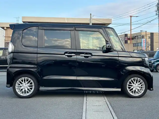 ホンダ Ｎ ＢＯＸ カスタム EX ターボ 静岡県 2022(令4)年 2.1万km クリスタルブラックパール 純正SDナビ（BT接続、CDチェンジャー、フルセグTV、DVD再生機能有り）/前後ドライブレコーダー/バックカメラ/両側パワースライドドア/純正アルミホイール/LEDヘッドライト/MTモード付き AT/クルーズコントロール（追従走行：有）/ETC/スマートキー（スペアキー１本）/エンジンスタートボタン/パワーステアリング/パワーウィンドウ/AAC/社外フロアマット/ABS/横滑り防止装置/レーンキープアシスト/コーナーセンサー/オートライト/オートマチックハイビーム/W+サイドエアバッグ
