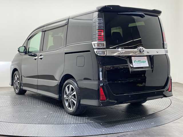 トヨタ ヴォクシー ZS 煌Ⅲ 愛媛県 2021(令3)年 4.5万km ブラック アルパイン11型ナビゲーション/Bluetooth/フルセグテレビ/USB/アルパインフリップダウンモニター/バックカメラ /両側パワースライドドア/ビルドインETC/衝突被害軽減ブレーキ/レーンキープアシスト/クルーズコントロール/前後コーナーセンサー/LEDヘッドライト/スマートキー
