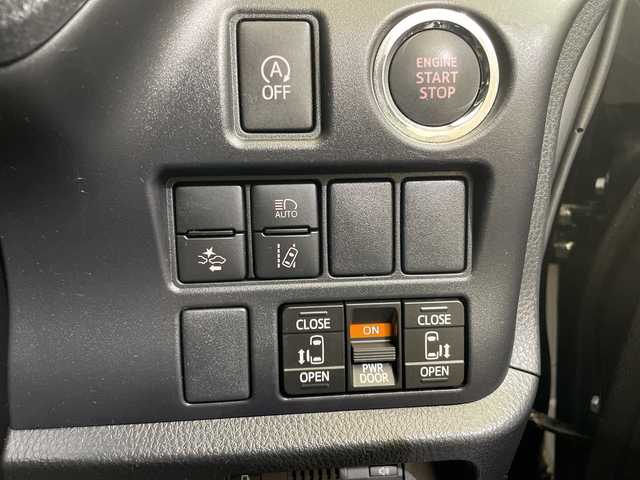 トヨタ ヴォクシー ZS 煌Ⅲ 愛媛県 2021(令3)年 4.5万km ブラック アルパイン11型ナビゲーション/Bluetooth/フルセグテレビ/USB/アルパインフリップダウンモニター/バックカメラ /両側パワースライドドア/ビルドインETC/衝突被害軽減ブレーキ/レーンキープアシスト/クルーズコントロール/前後コーナーセンサー/LEDヘッドライト/スマートキー
