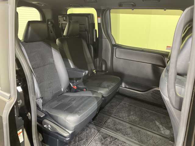 トヨタ ヴォクシー ZS 煌Ⅲ 愛媛県 2021(令3)年 4.5万km ブラック アルパイン11型ナビゲーション/Bluetooth/フルセグテレビ/USB/アルパインフリップダウンモニター/バックカメラ /両側パワースライドドア/ビルドインETC/衝突被害軽減ブレーキ/レーンキープアシスト/クルーズコントロール/前後コーナーセンサー/LEDヘッドライト/スマートキー
