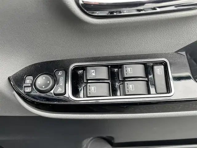 ダイハツ タント カスタム RS 山梨県 2019(令1)年 11.5万km ブラックマイカメタリック/レーザーブルークリスタルシャイン 2トーン (株)IDOMが運営する【じしゃロン甲府店】の自社ローン専用車両になります。こちらは現金またはオートローンご利用時の価格です。自社ローンご希望の方は別途その旨お申付け下さい/ターボ/衝突被害軽減システム/レーンキープアシスト/レーダークルーズコントロール/ハーフレザーシート/両側パワースライドドア/全方位カメラ/スマートキー２個/純正ワイドＳＤナビ・フルセグＴＶ/ＣＤ・ＤＶＤ・ＢＴ・ｉｐｏｄ接続可能/ＥＴＣ/純正ドライブレコーダー（DRN-H70W）/ＬＥＤオートライト/取扱説明書