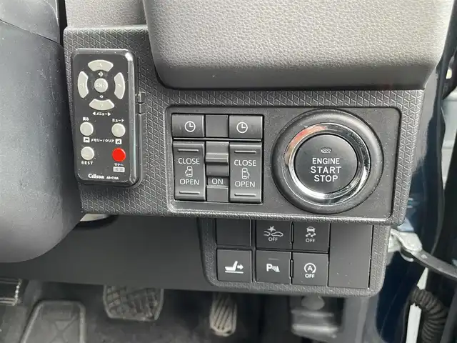 ダイハツ タント カスタム RS 山梨県 2019(令1)年 11.5万km ブラックマイカメタリック/レーザーブルークリスタルシャイン 2トーン (株)IDOMが運営する【じしゃロン甲府店】の自社ローン専用車両になります。こちらは現金またはオートローンご利用時の価格です。自社ローンご希望の方は別途その旨お申付け下さい/ターボ/衝突被害軽減システム/レーンキープアシスト/レーダークルーズコントロール/ハーフレザーシート/両側パワースライドドア/全方位カメラ/スマートキー２個/純正ワイドＳＤナビ・フルセグＴＶ/ＣＤ・ＤＶＤ・ＢＴ・ｉｐｏｄ接続可能/ＥＴＣ/純正ドライブレコーダー（DRN-H70W）/ＬＥＤオートライト/取扱説明書