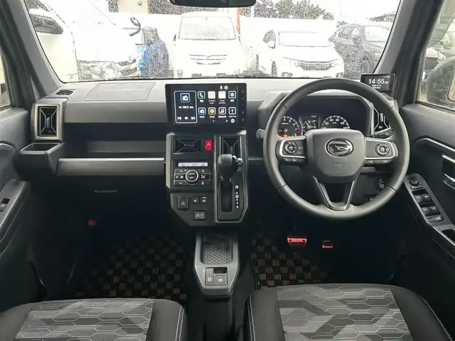 ダイハツ タフト G ターボ クロムベンチャー 大分県 2022(令4)年 0.8万km フォレストカーキメタリック 〇ワンオーナー/〇スカイルーフ/〇純正ディスプレイオーディオ/　ラジオ・フルセグ・USB・BT/〇バックカメラ/〇ETC/〇ドライブレコーダー/〇ACC/〇アイドリングストップ/〇横滑り防止/〇電動格納ミラー/〇ステアリングスイッチ/〇革巻きステアリング/〇前席シートヒーター/〇フロアマット/〇ドアバイザー/〇リア5面スモークフィルム/〇スマートキー/〇エンジンプッシュスタート/〇社外レーダー/〇純正LEDヘッドライト/〇純正フォグランプ/〇純正15インチアルミホイール/〇保証書/〇取扱説明書/〇スペアキー