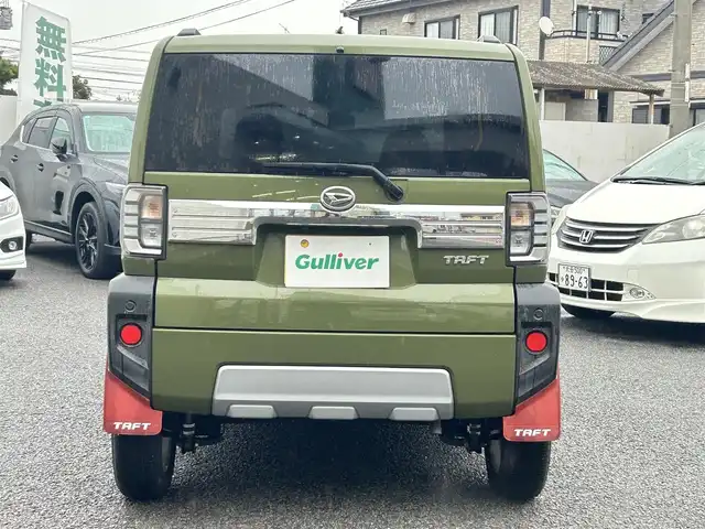 ダイハツ タフト G ターボ クロムベンチャー 大分県 2022(令4)年 0.8万km フォレストカーキメタリック 〇ワンオーナー/〇スカイルーフ/〇純正ディスプレイオーディオ/　ラジオ・フルセグ・USB・BT/〇バックカメラ/〇ETC/〇ドライブレコーダー/〇ACC/〇アイドリングストップ/〇横滑り防止/〇電動格納ミラー/〇ステアリングスイッチ/〇革巻きステアリング/〇前席シートヒーター/〇フロアマット/〇ドアバイザー/〇リア5面スモークフィルム/〇スマートキー/〇エンジンプッシュスタート/〇社外レーダー/〇純正LEDヘッドライト/〇純正フォグランプ/〇純正15インチアルミホイール/〇保証書/〇取扱説明書/〇スペアキー