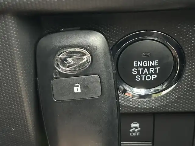 ダイハツ タフト G ターボ クロムベンチャー 大分県 2022(令4)年 0.8万km フォレストカーキメタリック 〇ワンオーナー/〇スカイルーフ/〇純正ディスプレイオーディオ/　ラジオ・フルセグ・USB・BT/〇バックカメラ/〇ETC/〇ドライブレコーダー/〇ACC/〇アイドリングストップ/〇横滑り防止/〇電動格納ミラー/〇ステアリングスイッチ/〇革巻きステアリング/〇前席シートヒーター/〇フロアマット/〇ドアバイザー/〇リア5面スモークフィルム/〇スマートキー/〇エンジンプッシュスタート/〇社外レーダー/〇純正LEDヘッドライト/〇純正フォグランプ/〇純正15インチアルミホイール/〇保証書/〇取扱説明書/〇スペアキー