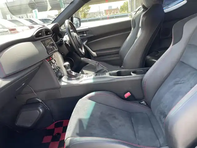 スバル ＢＲＺ S 石川県 2019(平31)年 5万km WRブルーパール ダイアトーンナビ/フルセグTV/バックカメラ/STiスポイラー/スマートキー/プッシュスタート/ハーフレザーシート/シートヒーター/クルーズコントロール/純正アルミホイール/電動ミラー/2本出しマフラー/LEDヘッドライト/ETC/保証書
