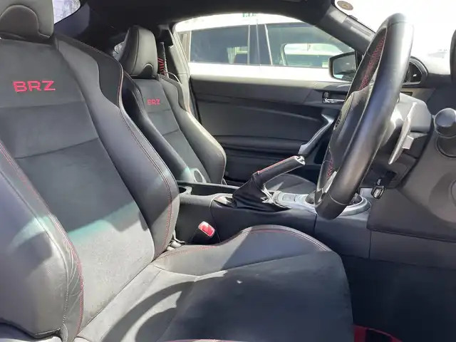 スバル ＢＲＺ S 石川県 2019(平31)年 5万km WRブルーパール ダイアトーンナビ/フルセグTV/バックカメラ/STiスポイラー/スマートキー/プッシュスタート/ハーフレザーシート/シートヒーター/クルーズコントロール/純正アルミホイール/電動ミラー/2本出しマフラー/LEDヘッドライト/ETC/保証書