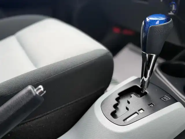 トヨタ アクア S 香川県 2013(平25)年 12.4万km クールソーダメタリック 純正SDナビ/CD/Bluetooth/ワンセグ/バックカメラ/スマートキー/プッシュスタート/前席シートヒーター/純正マット/ETC