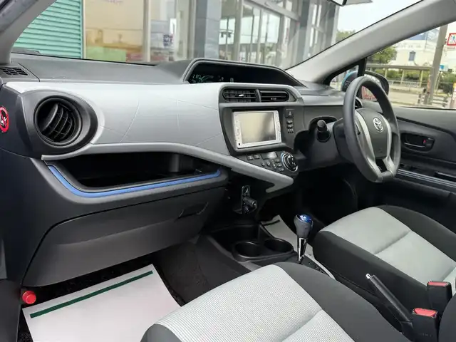トヨタ アクア S 香川県 2013(平25)年 12.4万km クールソーダメタリック 純正SDナビ/CD/Bluetooth/ワンセグ/バックカメラ/スマートキー/プッシュスタート/前席シートヒーター/純正マット/ETC