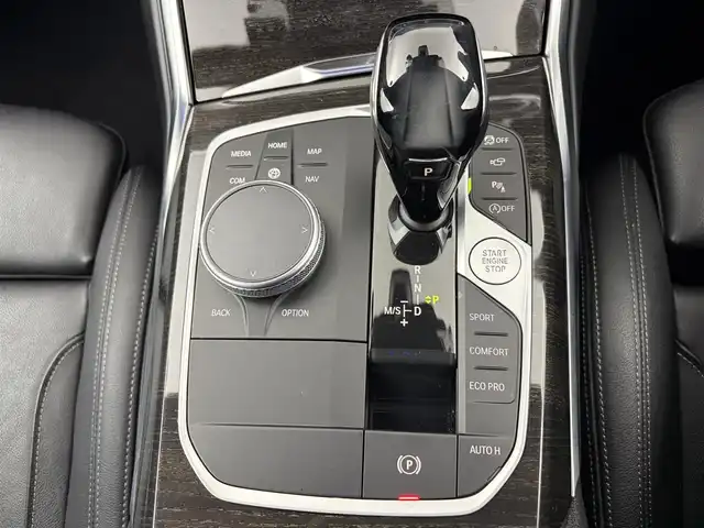 ＢＭＷ ＢＭＷ ３２０ｄ xDrive Mスポーツ EDジョイ+ 愛知県 2021(令3)年 2.8万km アルピンホワイトⅢ 4WD/ディーゼルターボ/コンフォートパッケージ/　　・パワートランクリッド/　　・サンプロテクション/純正14.9インチナビ/Bluetooth対応/全方位カメラ/ドライブレコーダー/ETC/革巻きステアリング/ステアリングリモコン/パドルシフト/本革シート/パワーシート/シートポジションメモリ機能/シートヒーター/純正LEDヘッドライト/フォグランプ/純正18インチアルミホイール/取扱説明書/保証書/スペアキー