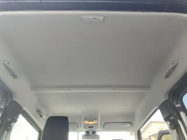 スズキ ジムニー XC 静岡県 2025(令7)年 1万km ブルーイッシュブラックパール3 エンジンスタートボタン/パワーステアリング/パワーウィンドウ/保証書/４ＷＤ/ターボ/アイドリングストップ/スマートキー/オートエアコン/クルーズコントロール/布シート/前席シートヒーター/背面タイヤ/純正アルミホイール/ＡＢＳ/横滑り防止装置/コーナーセンサー/センターデフロック/レーンキープアシスト/オートライト/オートマチックハイビーム/ダウンヒルアシストコントロール/Ｗ+サイドエアバッグ/衝突軽減システム