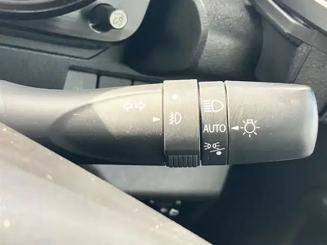 スズキ ジムニー XC 静岡県 2025(令7)年 1万km ブルーイッシュブラックパール3 エンジンスタートボタン/パワーステアリング/パワーウィンドウ/保証書/４ＷＤ/ターボ/アイドリングストップ/スマートキー/オートエアコン/クルーズコントロール/布シート/前席シートヒーター/背面タイヤ/純正アルミホイール/ＡＢＳ/横滑り防止装置/コーナーセンサー/センターデフロック/レーンキープアシスト/オートライト/オートマチックハイビーム/ダウンヒルアシストコントロール/Ｗ+サイドエアバッグ/衝突軽減システム