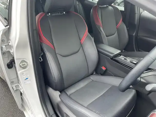 トヨタ プリウス Z 愛知県 2023(令5)年 1.7万km プラチナホワイトパールマイカ 60プリウス Zグレード （2000ccハイブリッド）/・純正ディスプレイオーディオ（ナビ機能付き）/・フルセグテレビ/・Bluetooth/USB接続機能/・ETC2.0/・合成皮革シート/・パワーシート（運転席）/・シートヒーター（運転席・助手席）/・シートベンチレーション（運転席・助手席）/・パワーバックドア/・純正上級フロアマット/・純正19インチアルミホイール/・純正LEDヘッドライト/・オートマチックハイビーム/・衝突軽減ブレーキ/・レーンキープアシスト/・ブラインドスポットモニター/・アダプティブクルーズコントロール/・電動パーキングブレーキ/・ブレーキホールド/・アドバンスドパーク/・純正デジタルインナーミラー/・スマートキー/・オートエアコン