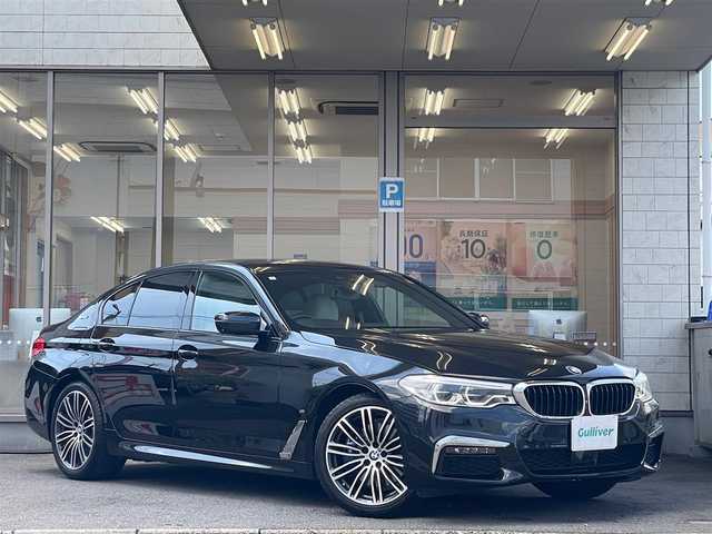 ＢＭＷ ５３０ｅ Mスポーツアイパフォーマンス 愛知県 2019(令1)年 1.7万km サファイアブラックP /当店買取/禁煙/充電ケーブルあり/ターボ//純正HDDナビ//本革シート/黒ウッドパネル/Mスポーツステアリング//フルセグTV/CD/DVD/USB/Bluetooth/ミラーリング//インテリジェントセーフティ//レーンキープ/衝突軽減ブレーキ/BSM/ACC//ハンズフリーパワートランク//全席シートヒーター/前席パワーシート//クリアランスソナー/横滑り防止//EDrive/ECOPRO/COMFORT/SPORTモード//ミラー一体型ETC//純正19AWMスポーツ//LEDヘッド/LEDフォグ/バックフォグ/Aライト/AHB//Aブレーキホールド//保証書/取説/スペアキー