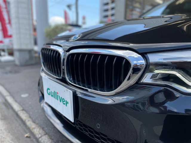 ＢＭＷ ５３０ｅ Mスポーツアイパフォーマンス 愛知県 2019(令1)年 1.7万km サファイアブラックP /当店買取/禁煙/充電ケーブルあり/ターボ//純正HDDナビ//本革シート/黒ウッドパネル/Mスポーツステアリング//フルセグTV/CD/DVD/USB/Bluetooth/ミラーリング//インテリジェントセーフティ//レーンキープ/衝突軽減ブレーキ/BSM/ACC//ハンズフリーパワートランク//全席シートヒーター/前席パワーシート//クリアランスソナー/横滑り防止//EDrive/ECOPRO/COMFORT/SPORTモード//ミラー一体型ETC//純正19AWMスポーツ//LEDヘッド/LEDフォグ/バックフォグ/Aライト/AHB//Aブレーキホールド//保証書/取説/スペアキー