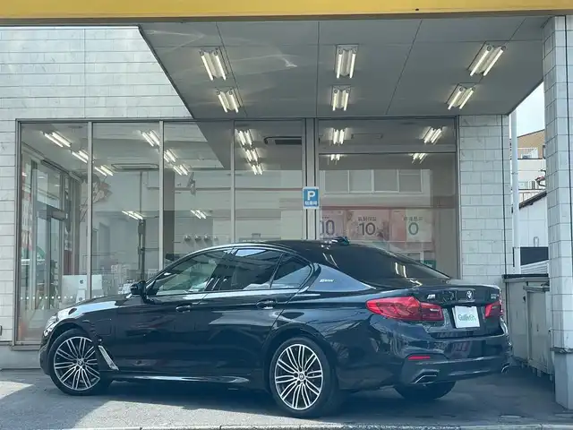 ＢＭＷ ５３０ｅ Mスポーツアイパフォーマンス 愛知県 2019(令1)年 1.8万km サファイアブラックP /当店買取/禁煙/充電ケーブルあり/ターボ//純正HDDナビ//白本革シート/黒ウッドパネル/Mスポーツステアリング//フルセグTV/CD/DVD/USB/Bluetooth/ミラーリング//インテリジェントセーフティ//レーンキープ/衝突軽減ブレーキ/BSM/ACC//パーキングアシストプラス//ヘッドアップディスプレイ//ハンズフリーパワートランク//コンフォートアクセス//全席シートヒーター/前席パワーシート//クリアランスソナー/横滑り防止//EDrive/ECOPRO/COMFORT/SPORTモード//ミラー一体型ETC//純正19AWMスポーツ//LEDヘッド/LEDフォグ/バックフォグ/Aライト/AHB//アンビエントライト//Aブレーキホールド//保証書/取説/スペアキー
