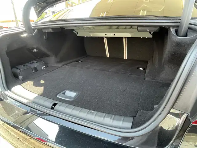 ＢＭＷ ５３０ｅ Mスポーツアイパフォーマンス 愛知県 2019(令1)年 1.8万km サファイアブラックP /当店買取/禁煙/充電ケーブルあり/ターボ//純正HDDナビ//白本革シート/黒ウッドパネル/Mスポーツステアリング//フルセグTV/CD/DVD/USB/Bluetooth/ミラーリング//インテリジェントセーフティ//レーンキープ/衝突軽減ブレーキ/BSM/ACC//パーキングアシストプラス//ヘッドアップディスプレイ//ハンズフリーパワートランク//コンフォートアクセス//全席シートヒーター/前席パワーシート//クリアランスソナー/横滑り防止//EDrive/ECOPRO/COMFORT/SPORTモード//ミラー一体型ETC//純正19AWMスポーツ//LEDヘッド/LEDフォグ/バックフォグ/Aライト/AHB//アンビエントライト//Aブレーキホールド//保証書/取説/スペアキー