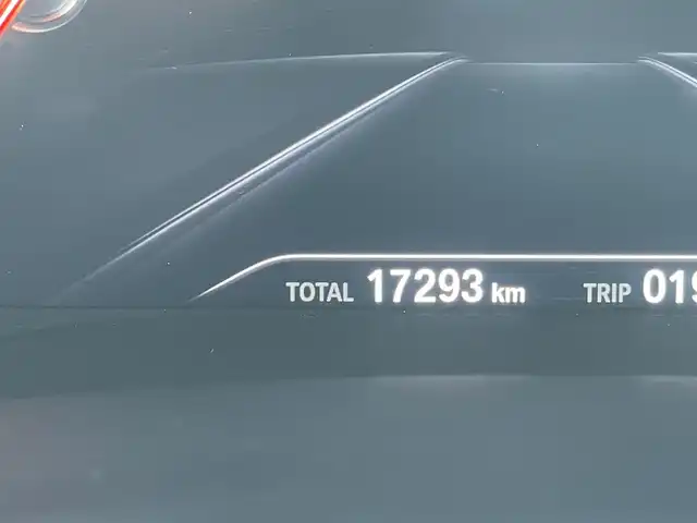 ＢＭＷ ５３０ｅ Mスポーツアイパフォーマンス 愛知県 2019(令1)年 1.8万km サファイアブラックP /当店買取/禁煙/充電ケーブルあり/ターボ//純正HDDナビ//白本革シート/黒ウッドパネル/Mスポーツステアリング//フルセグTV/CD/DVD/USB/Bluetooth/ミラーリング//インテリジェントセーフティ//レーンキープ/衝突軽減ブレーキ/BSM/ACC//パーキングアシストプラス//ヘッドアップディスプレイ//ハンズフリーパワートランク//コンフォートアクセス//全席シートヒーター/前席パワーシート//クリアランスソナー/横滑り防止//EDrive/ECOPRO/COMFORT/SPORTモード//ミラー一体型ETC//純正19AWMスポーツ//LEDヘッド/LEDフォグ/バックフォグ/Aライト/AHB//アンビエントライト//Aブレーキホールド//保証書/取説/スペアキー